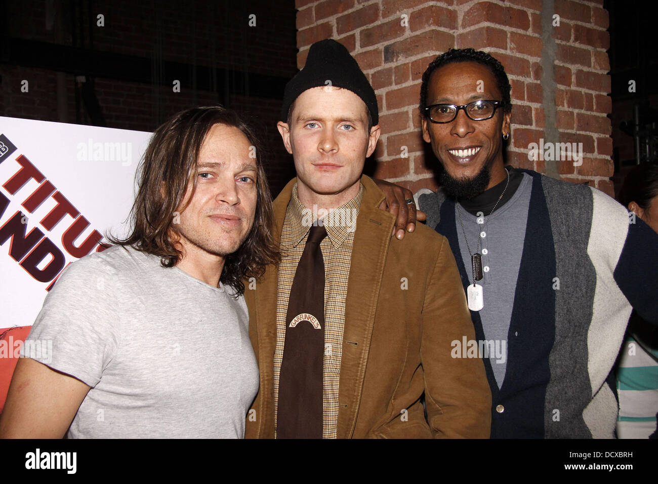 Rob Campbell, Patrick Carroll und Ron Kephas Jones Opening Night after-Party für "Titus Andronicus" an der öffentlichen Theater New York City, USA - 13.12.11 Stockfoto