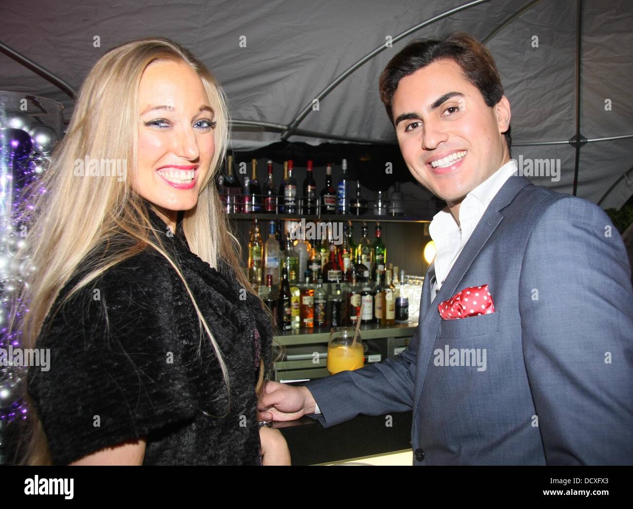 Raef Bjayou, Hayley Palmer "Jersey Shore" Weihnachtsfeier bei Trafalgar Hilton London, England - 15.12.11 Stockfoto