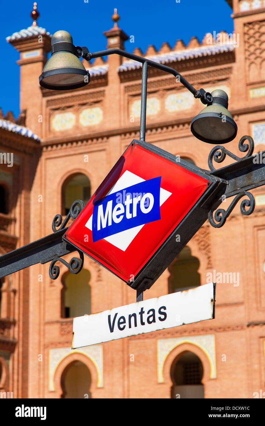 Madrid, Metro Zeichen, Plaza de Toros de Las Ventas Stockfoto