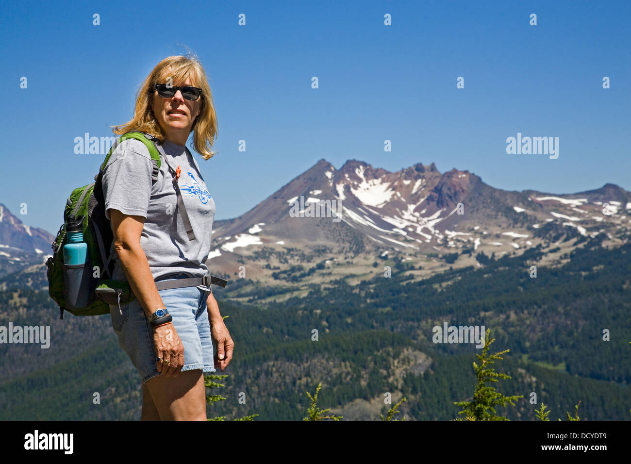 Ein Wanderer in der Oregon-Kaskaden Stockfoto