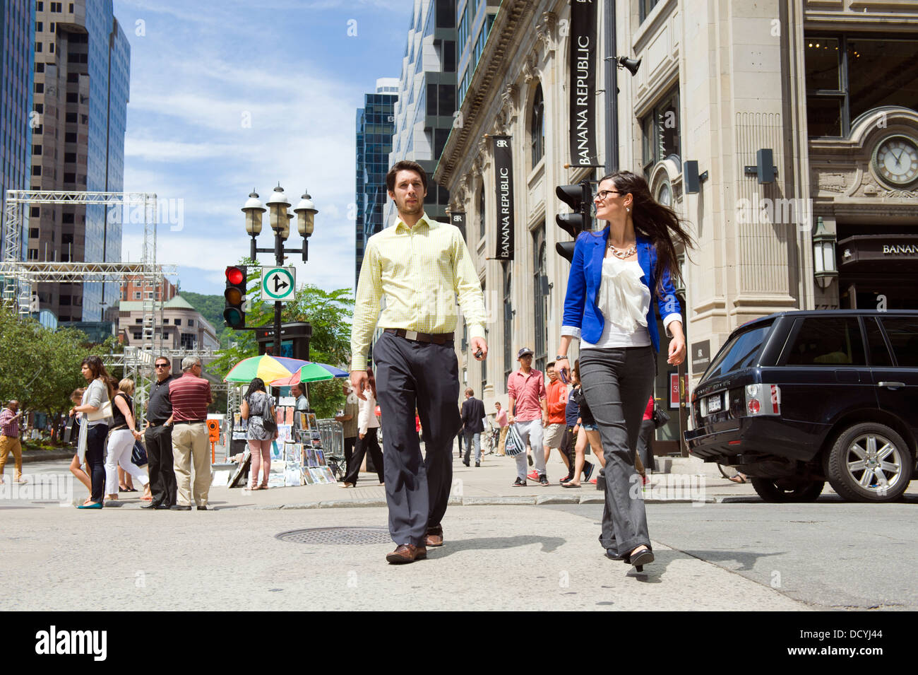 Fußgänger überqueren der Straße, Montreal, Provinz Quebec, Kanada. Stockfoto