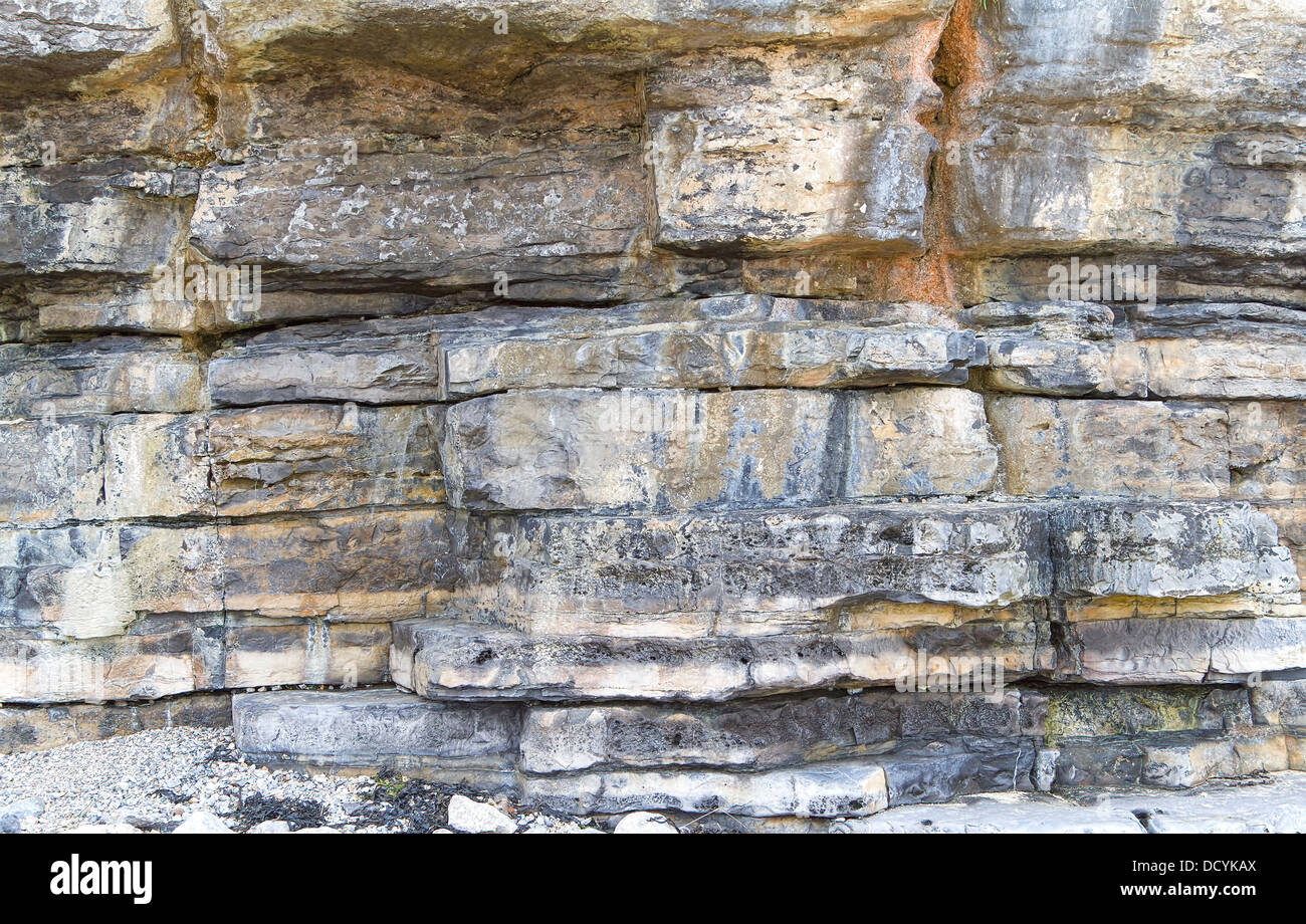 Sandsteinschichten in Felswand Stockfoto