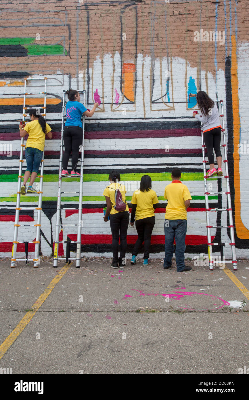 High School Freiwillige Farbe einer Wand Stockfoto