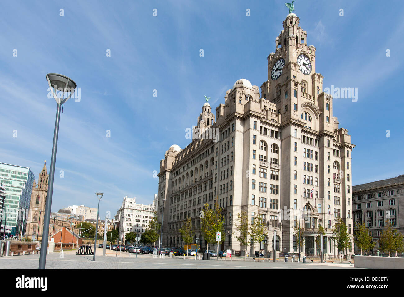 Das Royal Liver Building, eines Liverpools drei Grazien, die den Fluss Mersey ikonischen Wasserlinie machen. Stockfoto