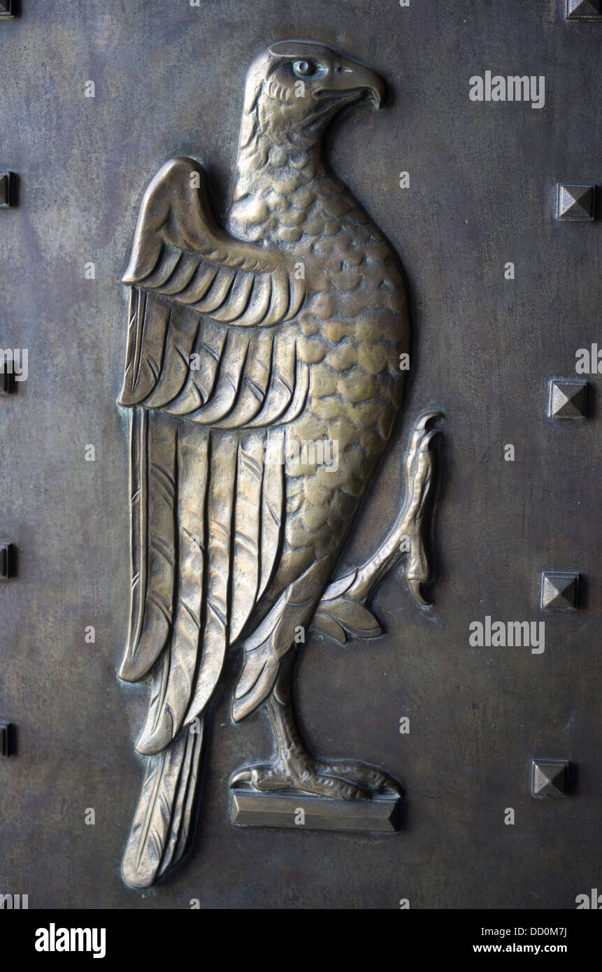 Adler auf der Tür des Rajashtan Umaid Bhawan Palace - Jodhpur, Indien Stockfoto