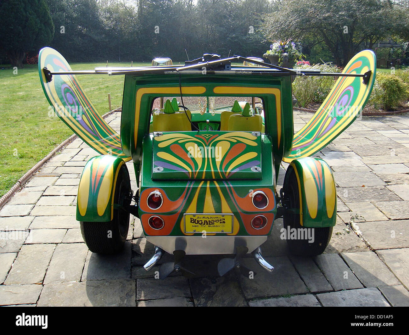 Wacky Races-Streik wieder!    Vom Einfluss der the1960 der animierten TV-Serie, Wacky Races sind diese klassische Autos versteigert. Oldtimer-Auktionatoren "Historisches" haben angekündigt, dass ihre ersten Verkauf 2012 vier Sätze von abgedrehten Rädern cu Funktion wird Stockfoto