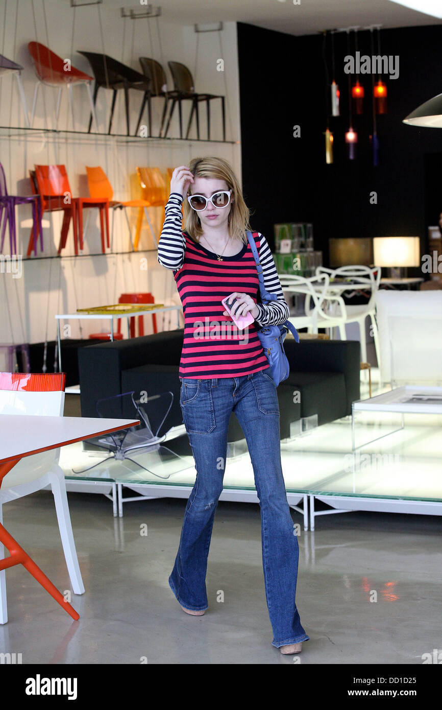 Emma Roberts Einkaufen bei einem Möbel lagern Hollywood, Kalifornien - 24.01.12 Stockfoto