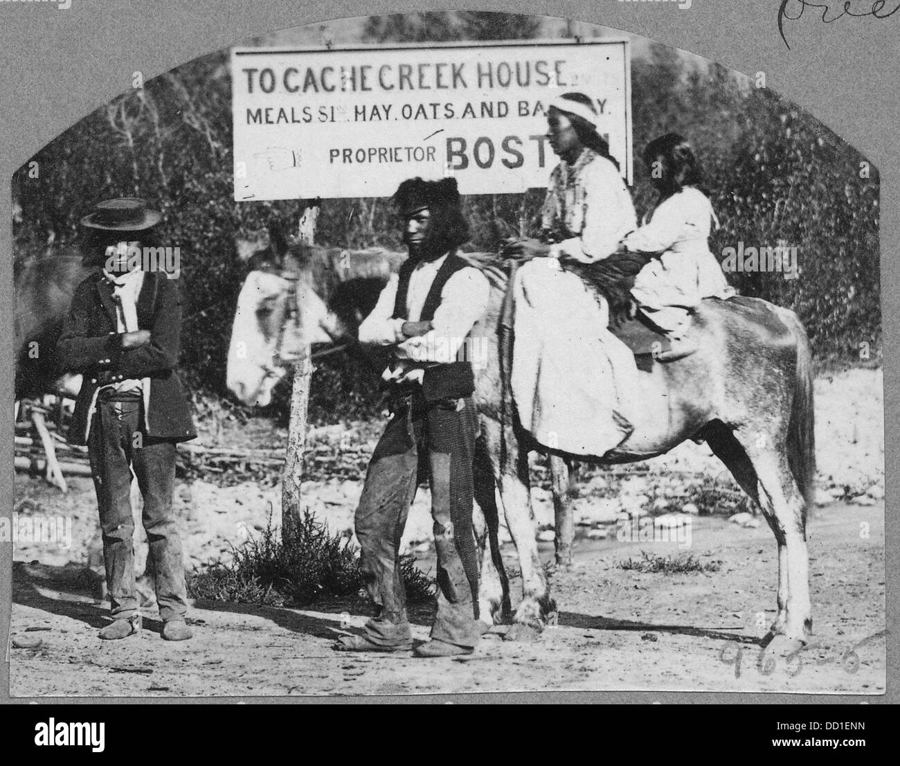 Ein Foto der Buonoparte River Indians in British Columbia, das das Leben und die Kultur der Ureinwohner in dieser Region Kanadas einfängt. Stockfoto