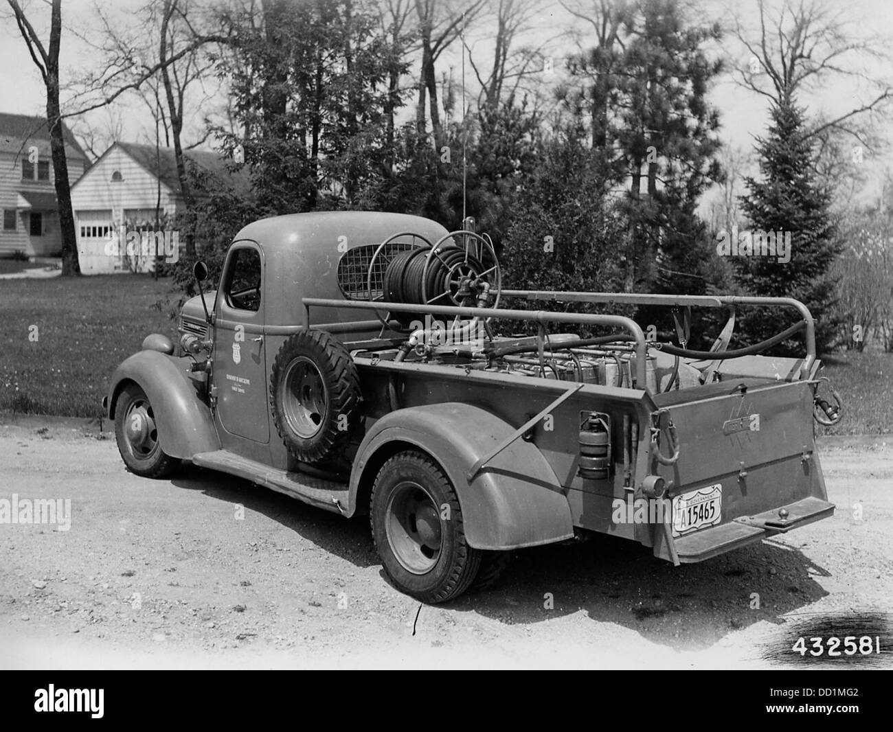 ein drei-Quarter-Tonnen-Tanker auf unteren Michigan National Forest--2129579 Stockfoto