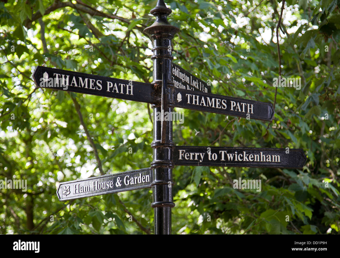 Thames Path Zeichen entlang in Richmond - TW9 London UK Stockfoto