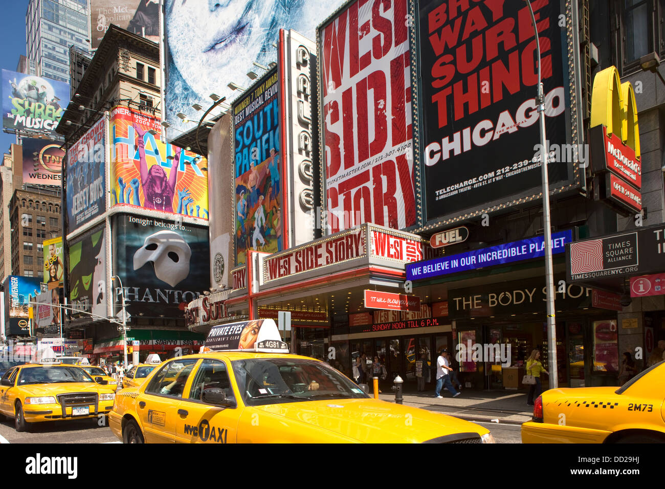 GELBEN TAXIS TIMES SQUARE MANHATTAN NEW YORK USA Stockfoto