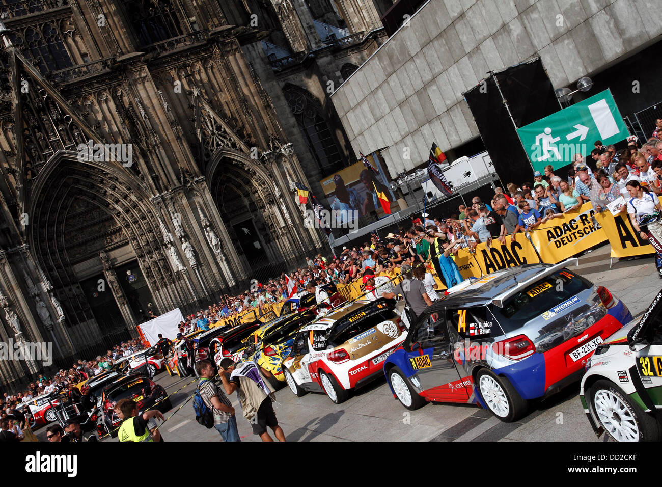 Trier, Deutschland. 22. August 2013. 2013-ADAC Rallye Deutschland. START-Guthaben: Aktion Plus Sport/Alamy Live-Nachrichten Stockfoto