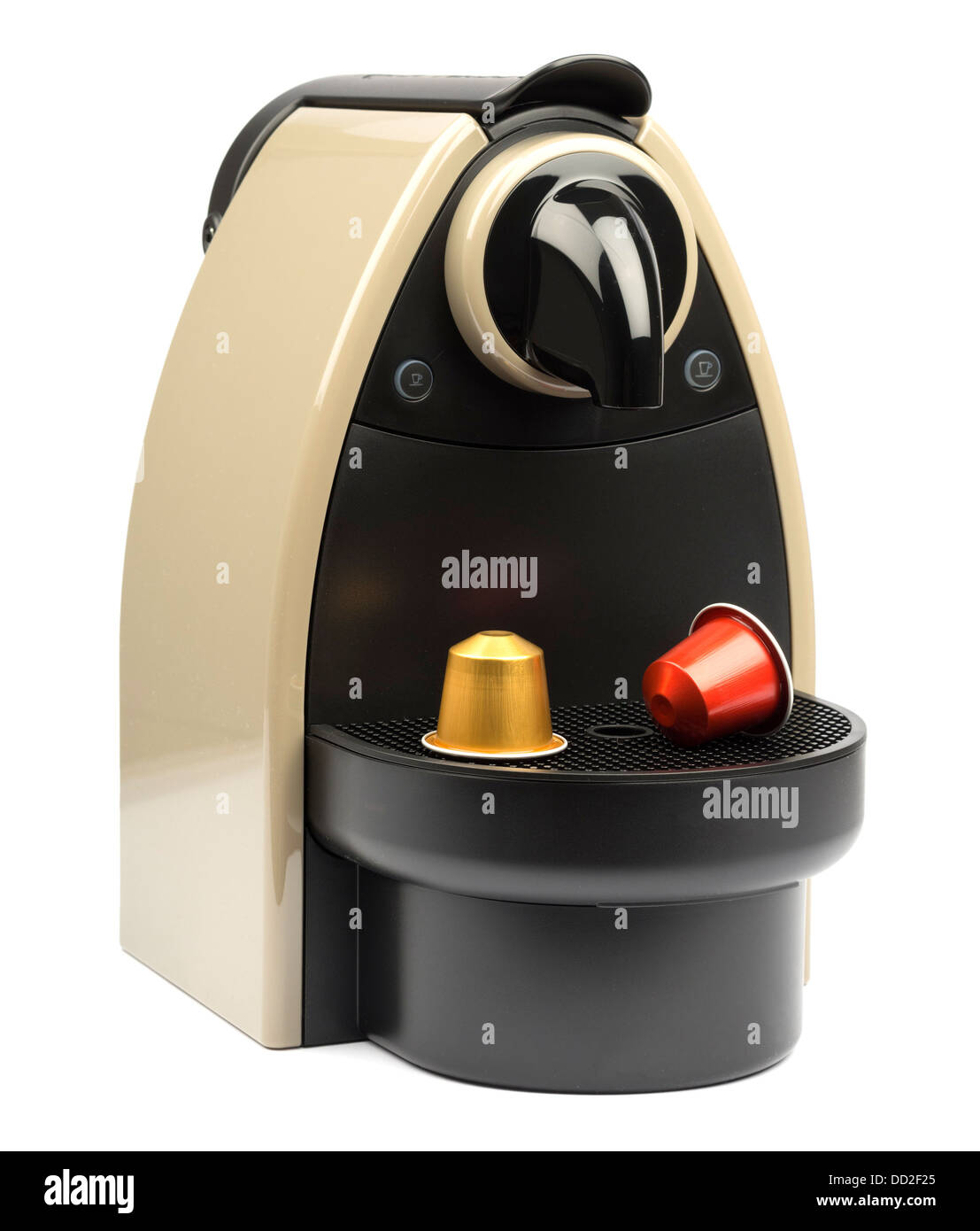 Nespresso Kaffee-Maschine mit Kapseln ausgeschnitten isoliert auf weißem Hintergrund Stockfoto