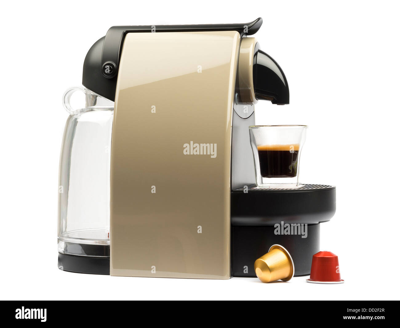Nespresso-Kaffeemaschine ausgeschnitten isoliert auf weißem Hintergrund Stockfoto