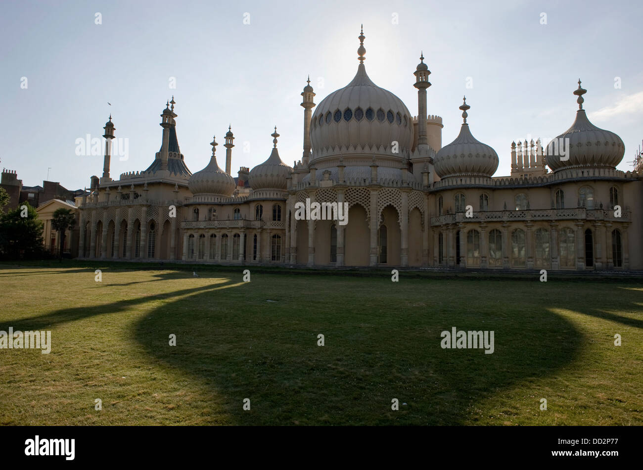 Brighton Pavilion mit der Sonne direkt hinter den höchsten Turm. Stockfoto