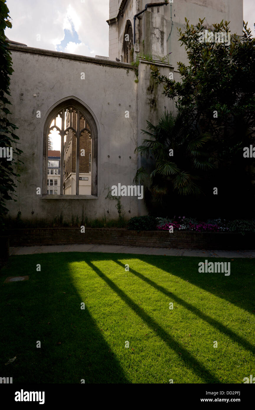 Kathedrale St. Dunstans im Osten teilweise im 2. Weltkrieg zerstört. Stockfoto