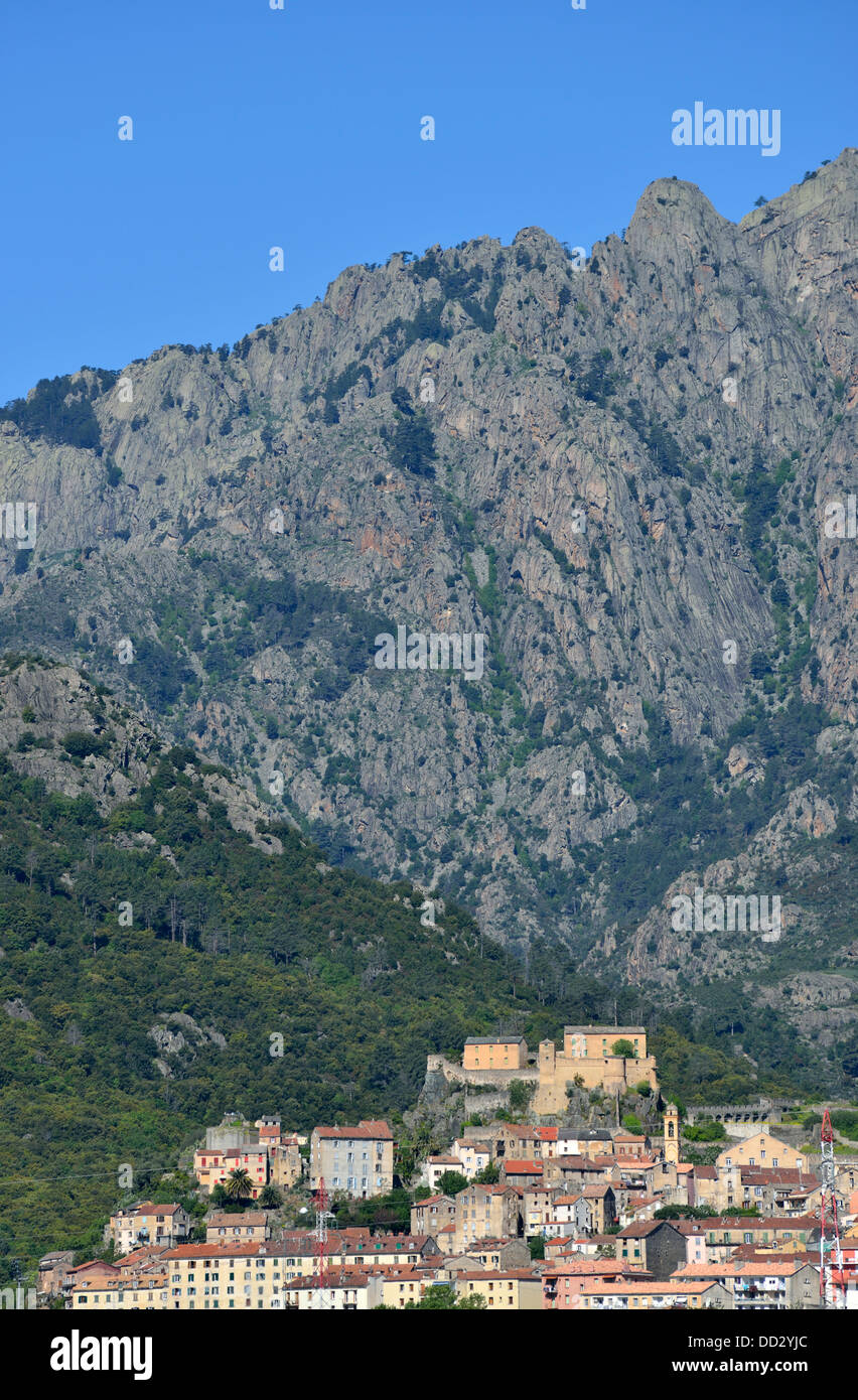 Die Zitadelle und die Stadt Corte, Korsika, Frankreich Stockfoto