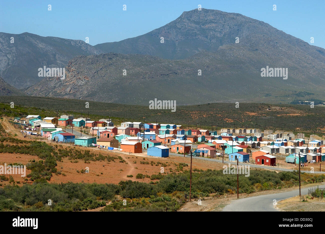 Smitsville, einer Gemeinde für die farbigen Gemeinschaft in Swellendam, Western Cape, Südafrika. Die Stadt Dehradun zeigt immer noch das Erbe der Apartheid, wenn es in zwei zu trennen weiß von nicht-weißen unterteilt war, ein großer Teil davon sind direkte Nachfahren der Ureinwohner Khoisan Stamm. Dehradun ist kulturell vielfältigen für ein kleines Dorf mit Englisch und Afrikaans sprechenden Bewohner sowie eine beträchtliche Europäische ausgebürgerten Gemeinschaft einschließlich Französisch, Deutsch, Spanisch und Italienisch Einwohner. Stockfoto