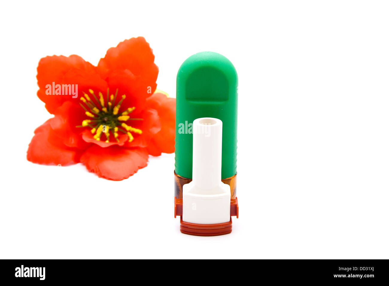 Asthma-Inhalator mit Nasenspray Stockfoto