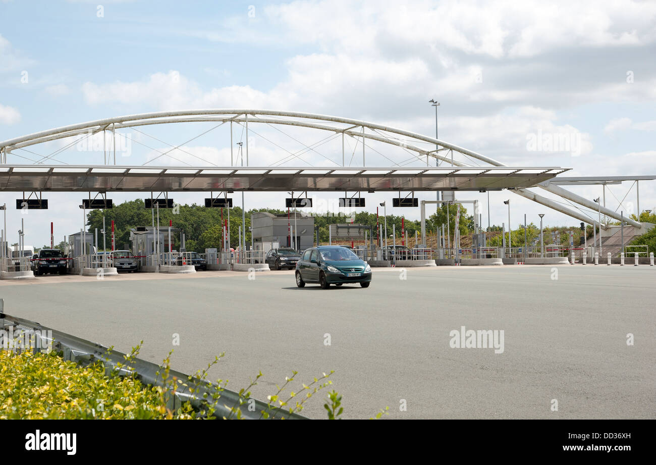 A83 Autobahn Ausfahrt Talstation Montaigu Westfrankreich Stockfoto