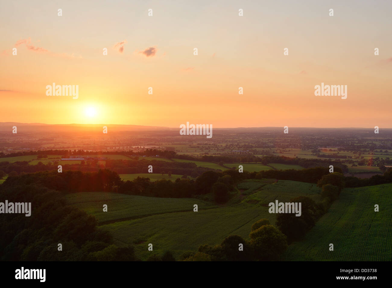 Abendlicht und Sonnenuntergang über Felder Cheshire UK Stockfoto
