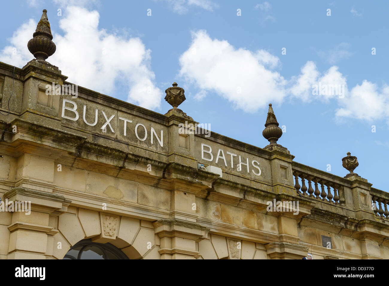 Buxton Bäder Stein geschnitzten Schriftzug UK Stockfoto