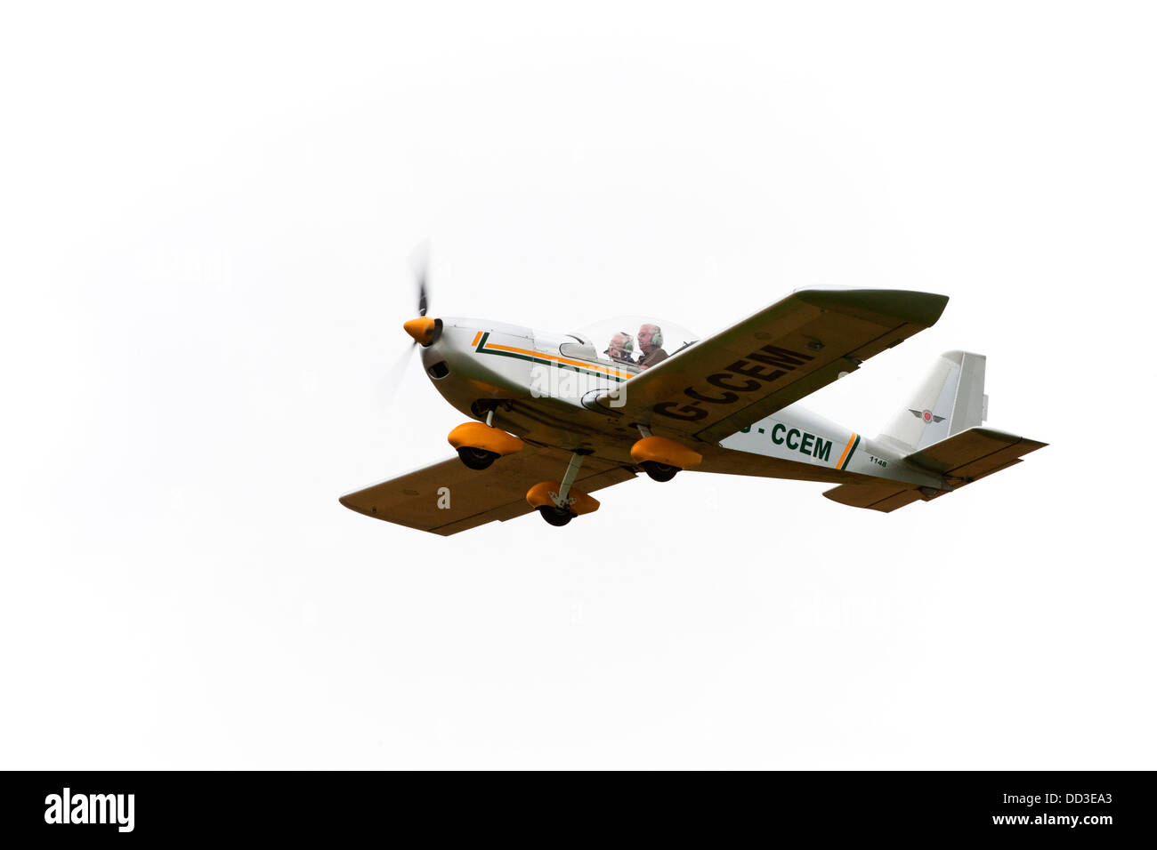 AerotechnikEV-97A Eurostar G-CCEM im Flug über Sandtoft Flugplatz Stockfoto