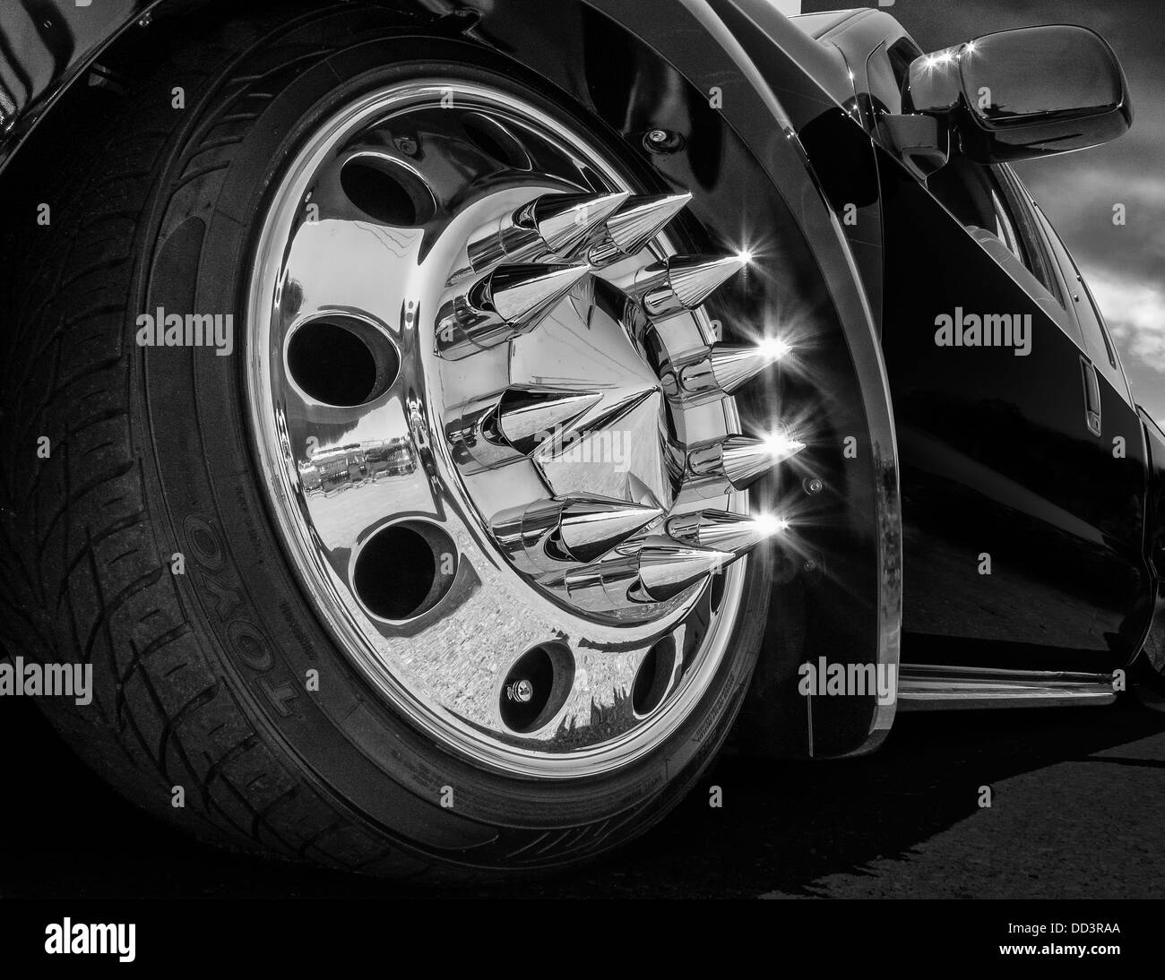 Eine Spitze gekippt Lkw Rad bei einer Auto-show Stockfoto