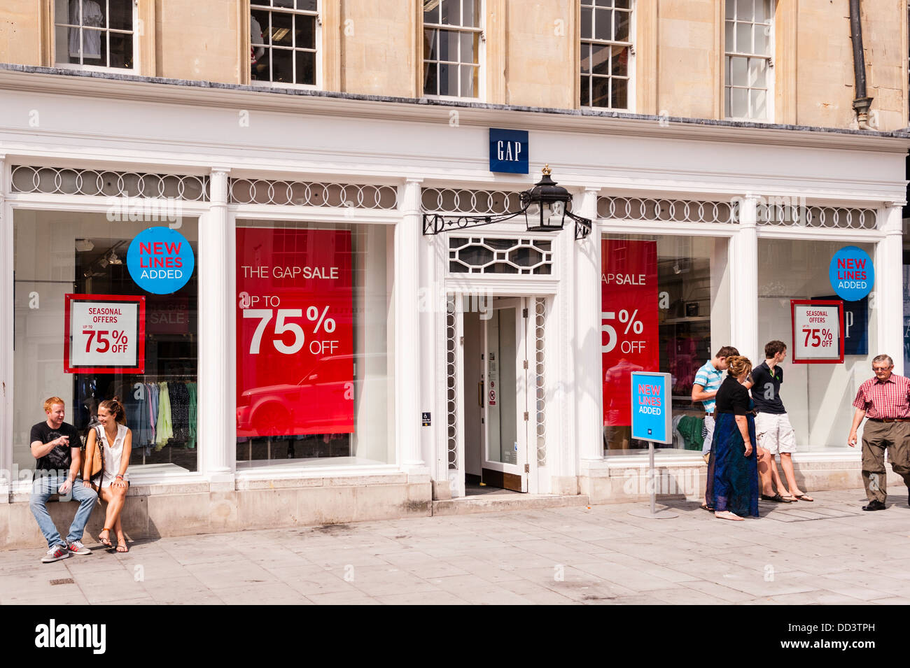 Der Gap Kleidung Shop speichern in Bath, Somerset, England, Großbritannien, Uk Stockfoto
