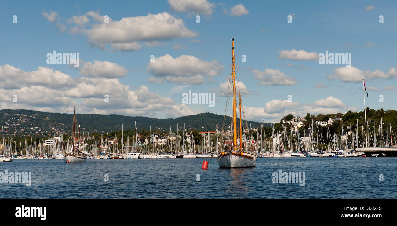 Segelboote im Hafen; Oslo, Norwegen Stockfoto