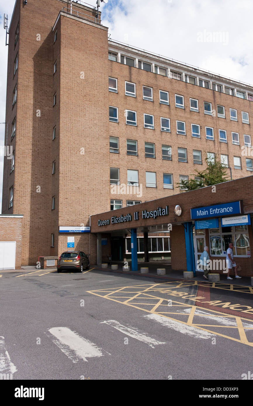 Eintritt zum Queen Elizabeth II Hospital in Welwyn Garden City, Hertfordshire, England, GB, Großbritannien Stockfoto