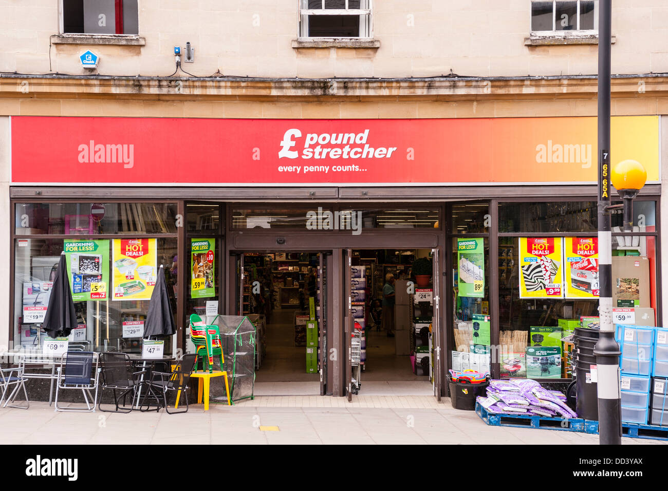 Die £ Pfund Bahre Shop speichern in Warminster in Wiltshire, England, Großbritannien, Uk Stockfoto