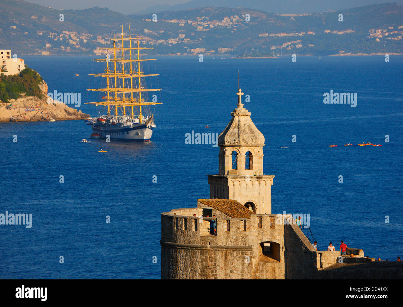 Dubrovnik Kroatien und Royal Clipper Kreuzfahrtschiff Stockfoto