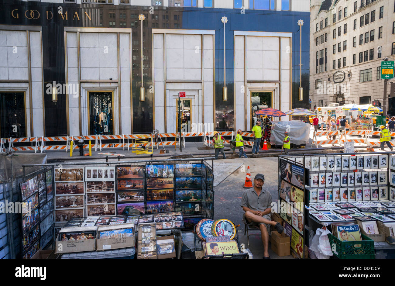 Bau- und Souvenir Straßenhändler auf 59th Street und Fifth Avenue in New York City Stockfoto