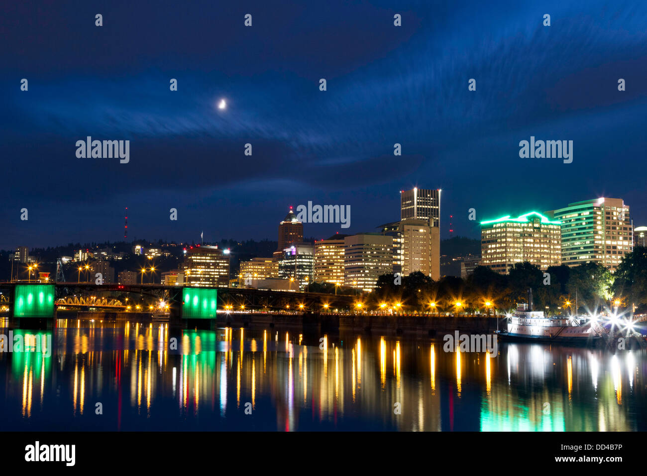 Portland, Oregon, USA Waterfront Skyline Stockfoto