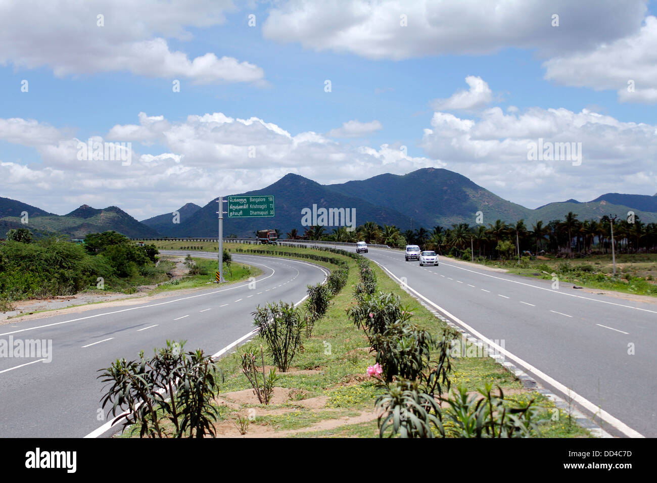 Nationalstraße Nr. 7. Salem, Bangalore Strecke. Stockfoto