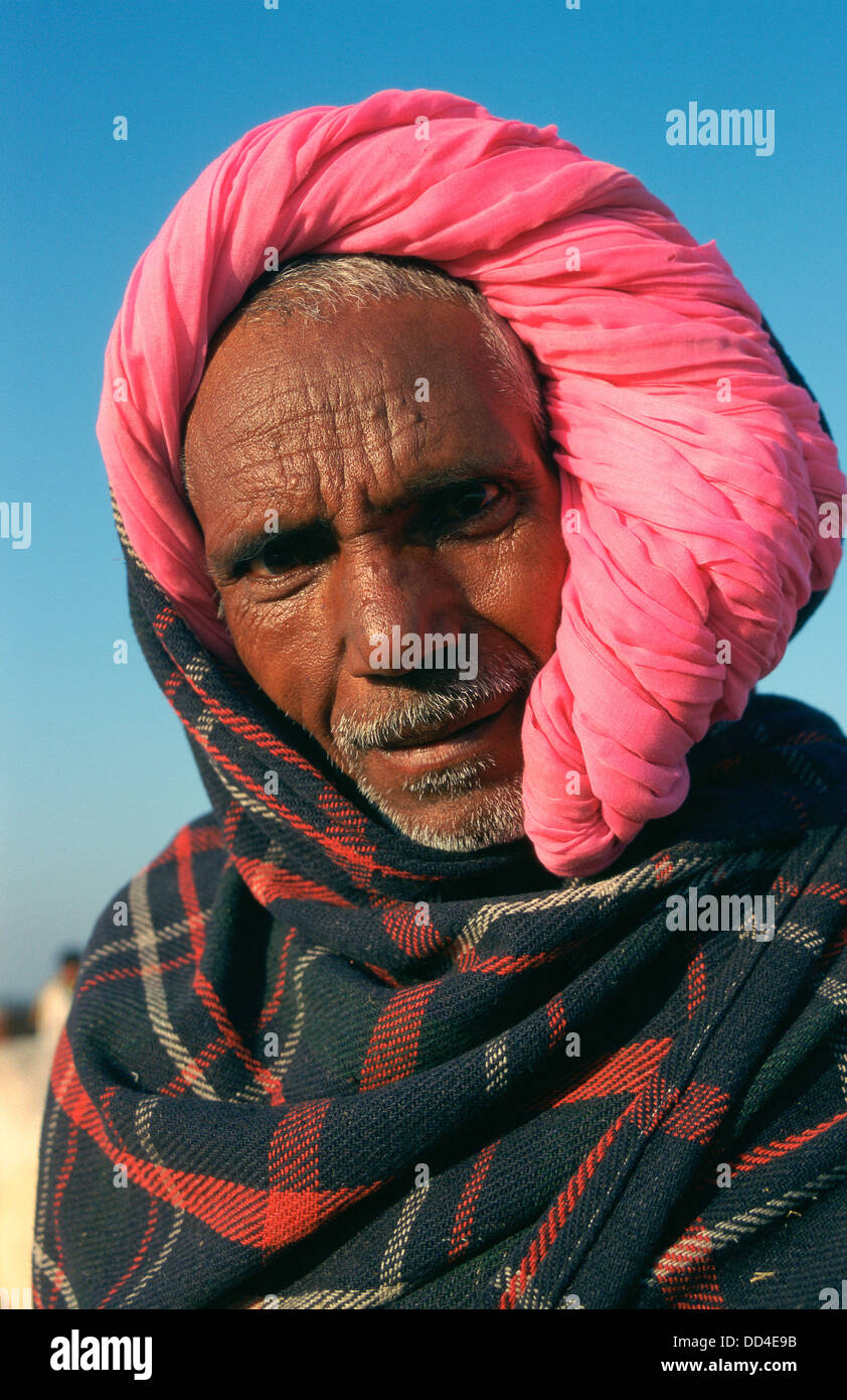 Landwirt mit einem typischen Turban (Indien) Stockfoto