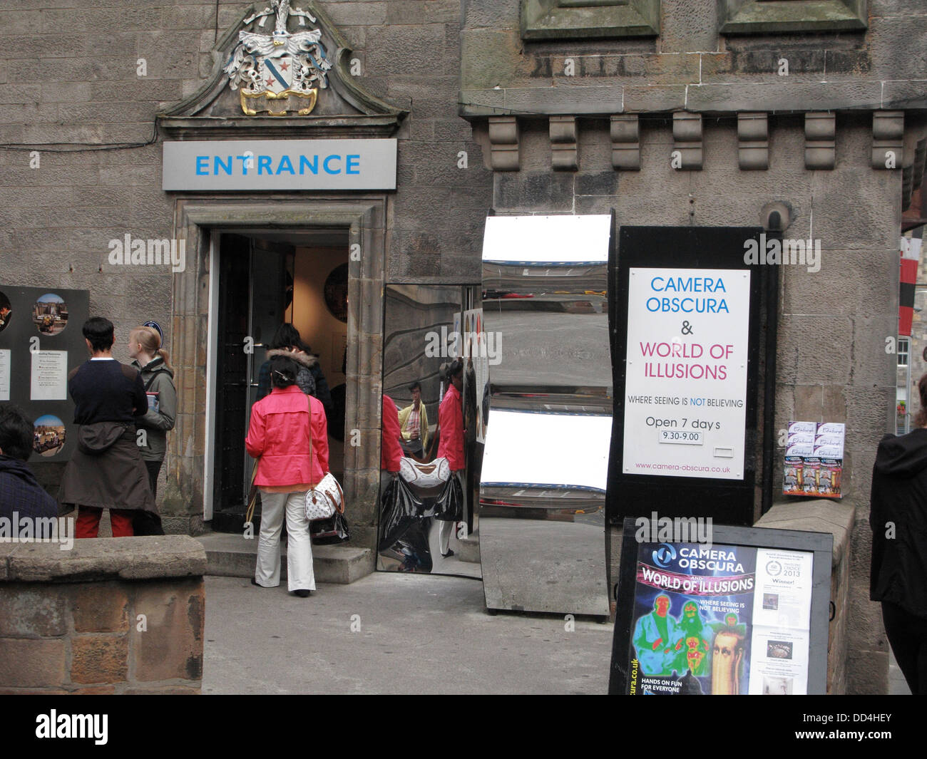 Eintritt in die Camera Obscura & Welt der Illusionen, Castlehill, die Royal Mile, Edinburgh, Schottland, UK Stockfoto