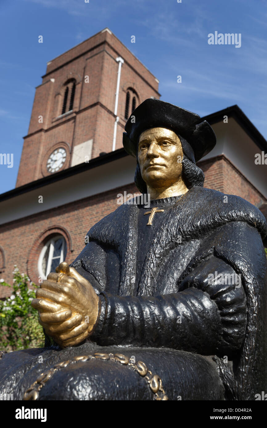 Sir Thomas More Statue außerhalb Chelsea Old Church entlang Chelsea Embankment Stockfoto