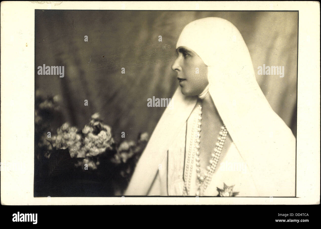 Foto Ak Prinzessin Ileana von Rumänien, Schleier, Perlenkette; Stockfoto