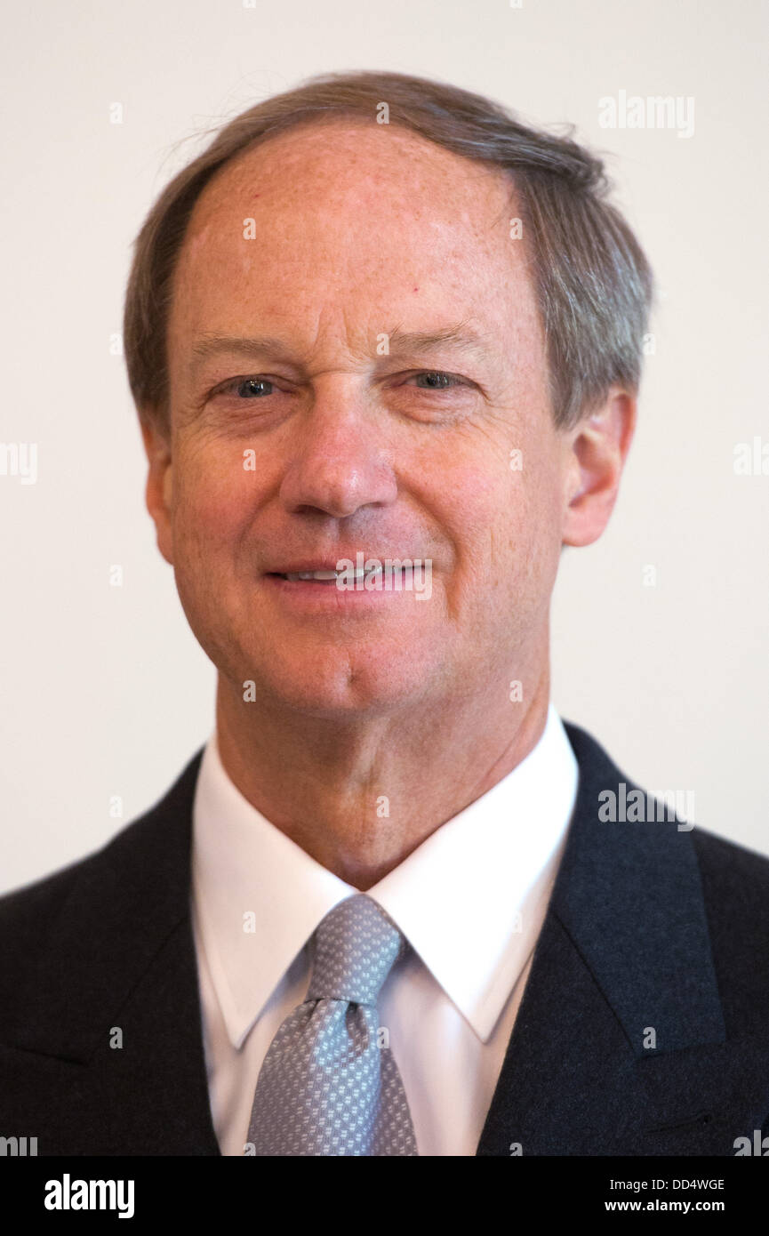 Der neue USBotschafter in Deutschland, John B. Emerson, kommt auf die
