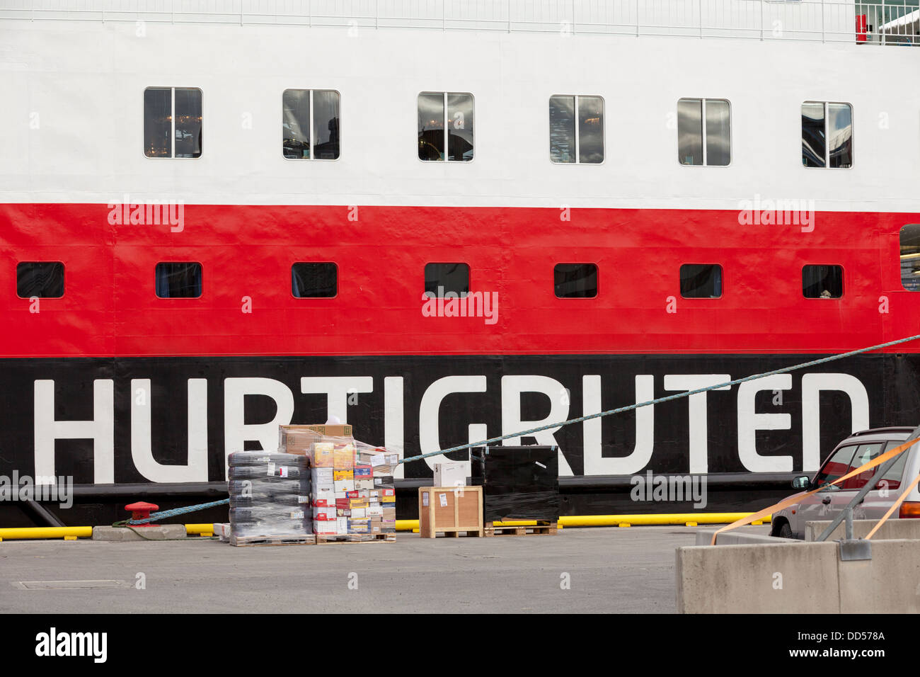 Nordlys Hurtigruten Fähre immer bereit, Sailcoast alkaa Stockfoto