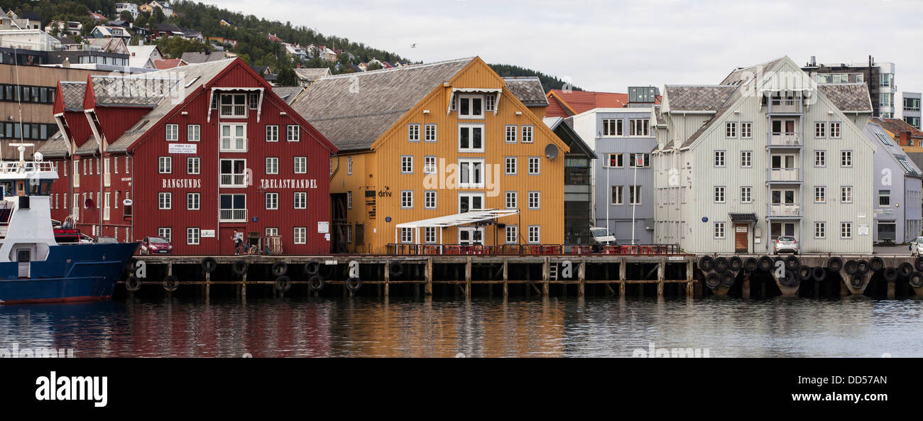 Tromsoean Häuser am Hafen Stockfoto