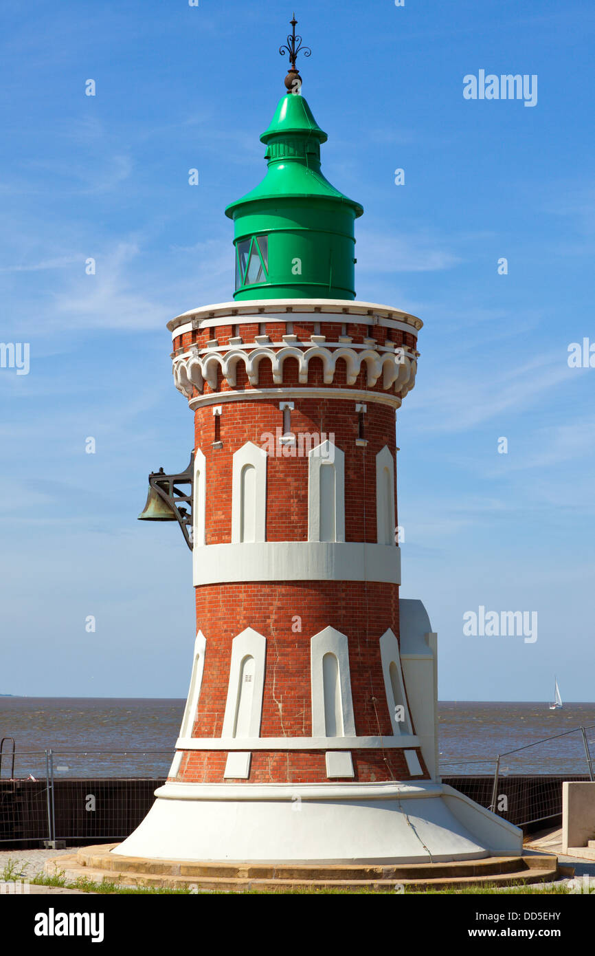 Der Pingelturm, historischen Leuchtturm im Hafen von Bremerhaven Stockfoto
