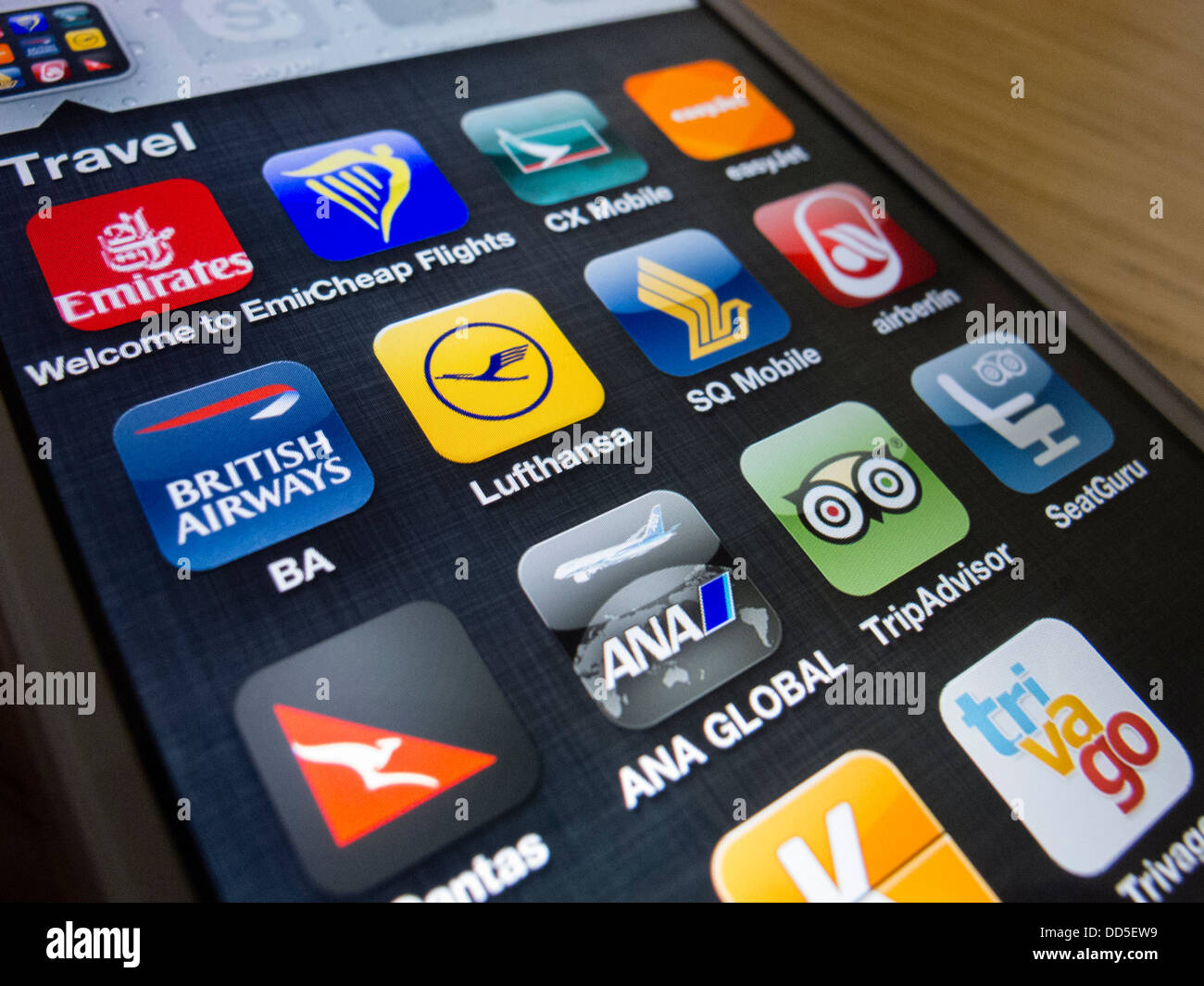 Detail von vielen Reise- und Airline apps auf ein iPhone 5 Smartphone Stockfoto