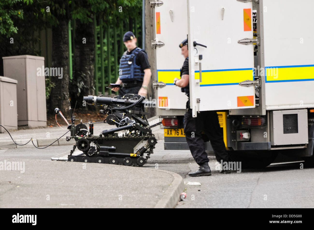 Newtownabbey, Nordirland. 26. August 2013. Armee ATOs entladen "Schubkarre" Roboter, nachdem sie genannt wurden, um sicher einen Verdächtigen Gerät Credit: Stephen Barnes/Alamy Live News Stockfoto