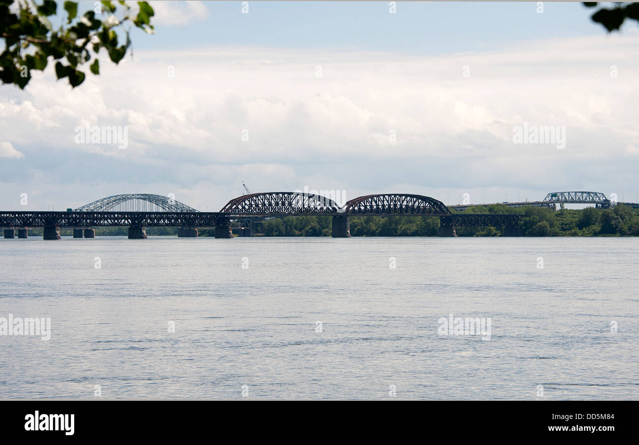 Mercier-Brücke über den St. Lawrence River, Montreal, Kanada. Stockfoto