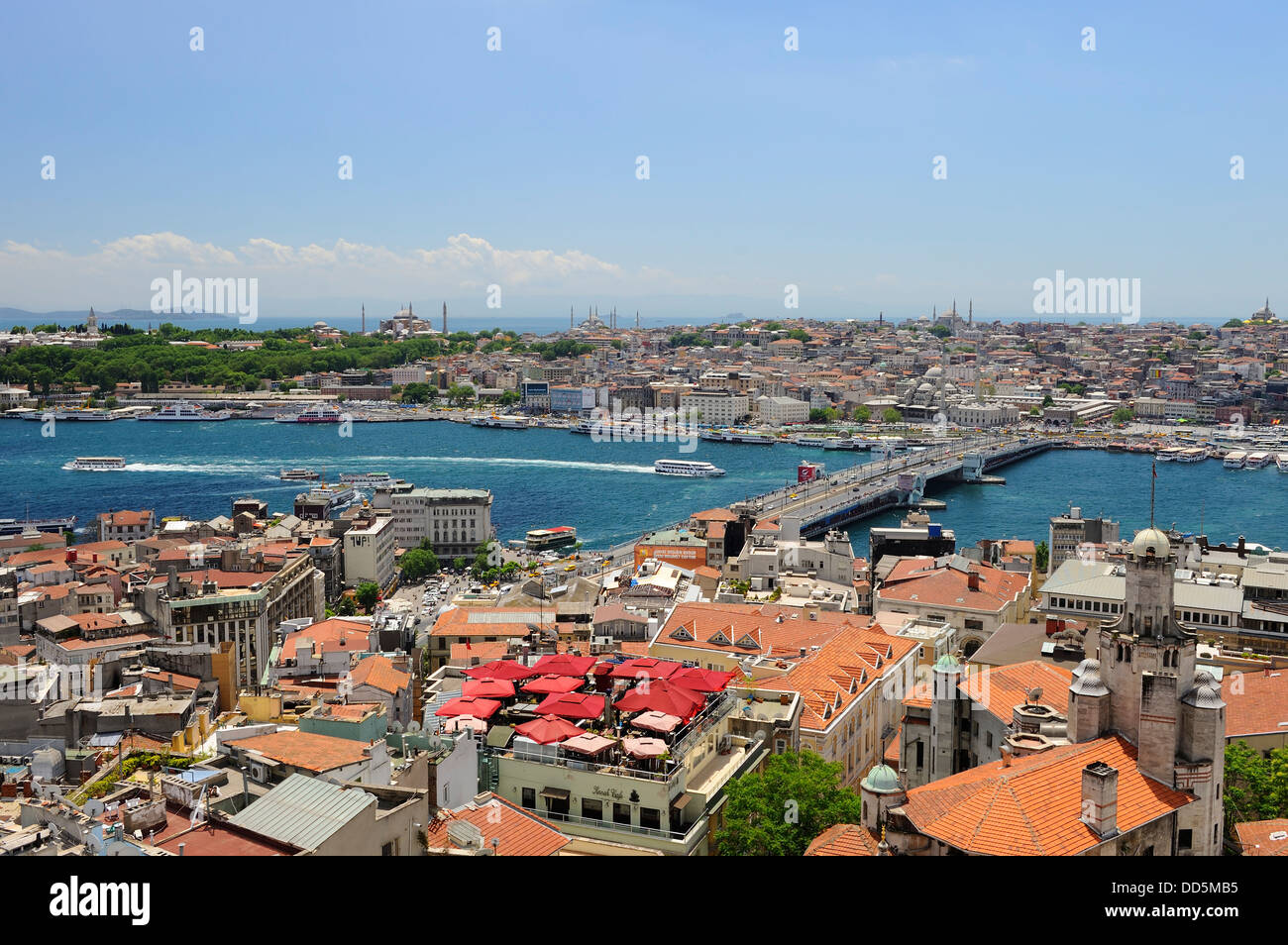 Blick auf das Goldene Horn und die Skyline der Stadt vom Galata Turm, Istanbul, Türkei Stockfoto