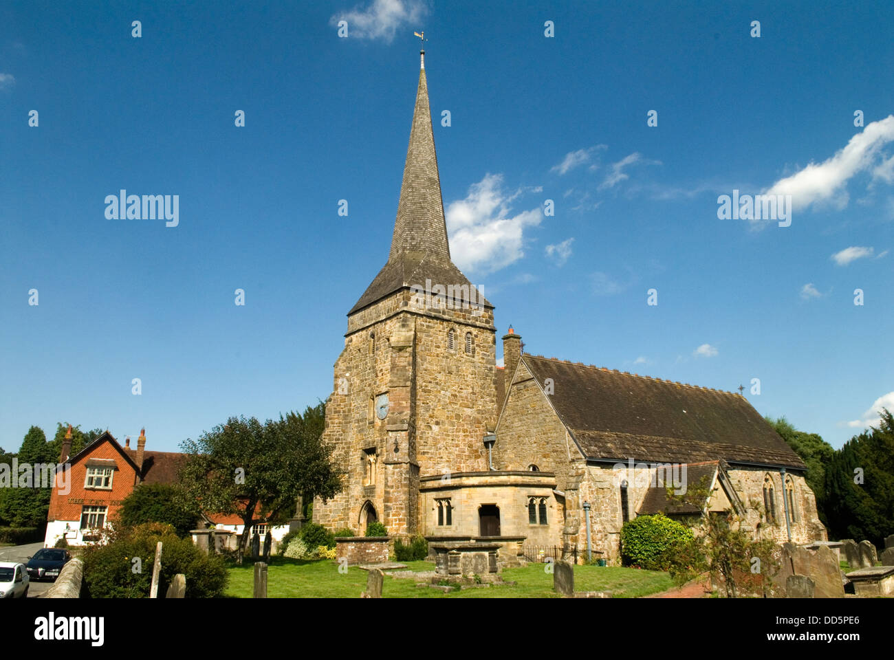 West Hoathy Kirche St. Margaret. (Vollständig der hl. Margarete von Antiochien gewidmet) ist eine anglikanische Kirche im Dorf West Hoathly in der Mitte von Sussex 2013 in den Jahren HOMER SYKES Stockfoto