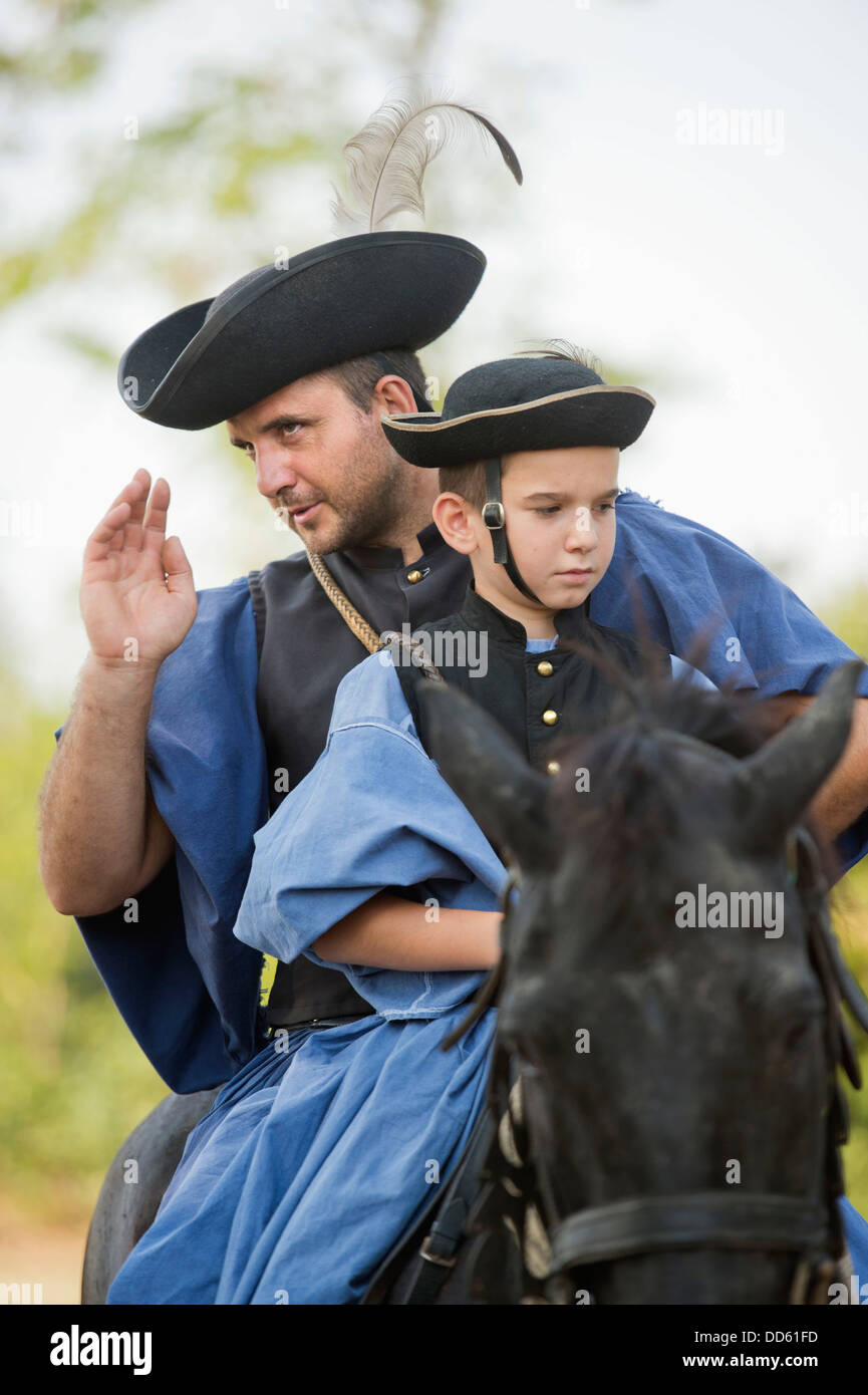 Traditionelle ungarische "Csikos" auf einem Pferd-Festival in der ungarischen Stadt Devavanya Aug 2013 Stockfoto